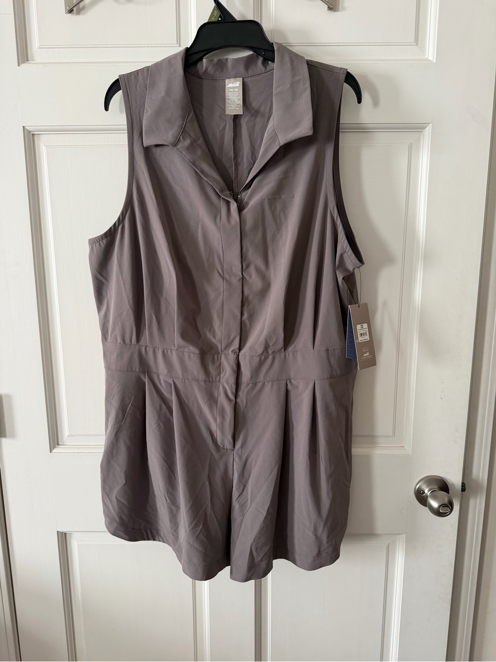 Avia Sleeveless Collared Tunic - Taupe Gray Size xxl 20